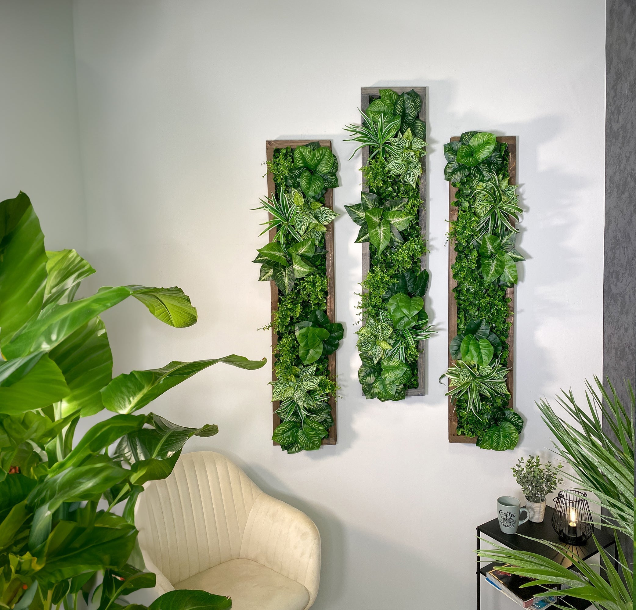 Pflanzenwand Samana Dschungel – Realtouch im Fichtenholzrahmen