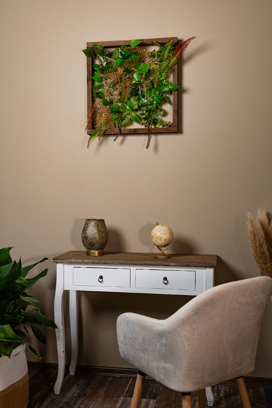 Pflanzenwand Panay – Realtouch im Fichtenholzrahmen