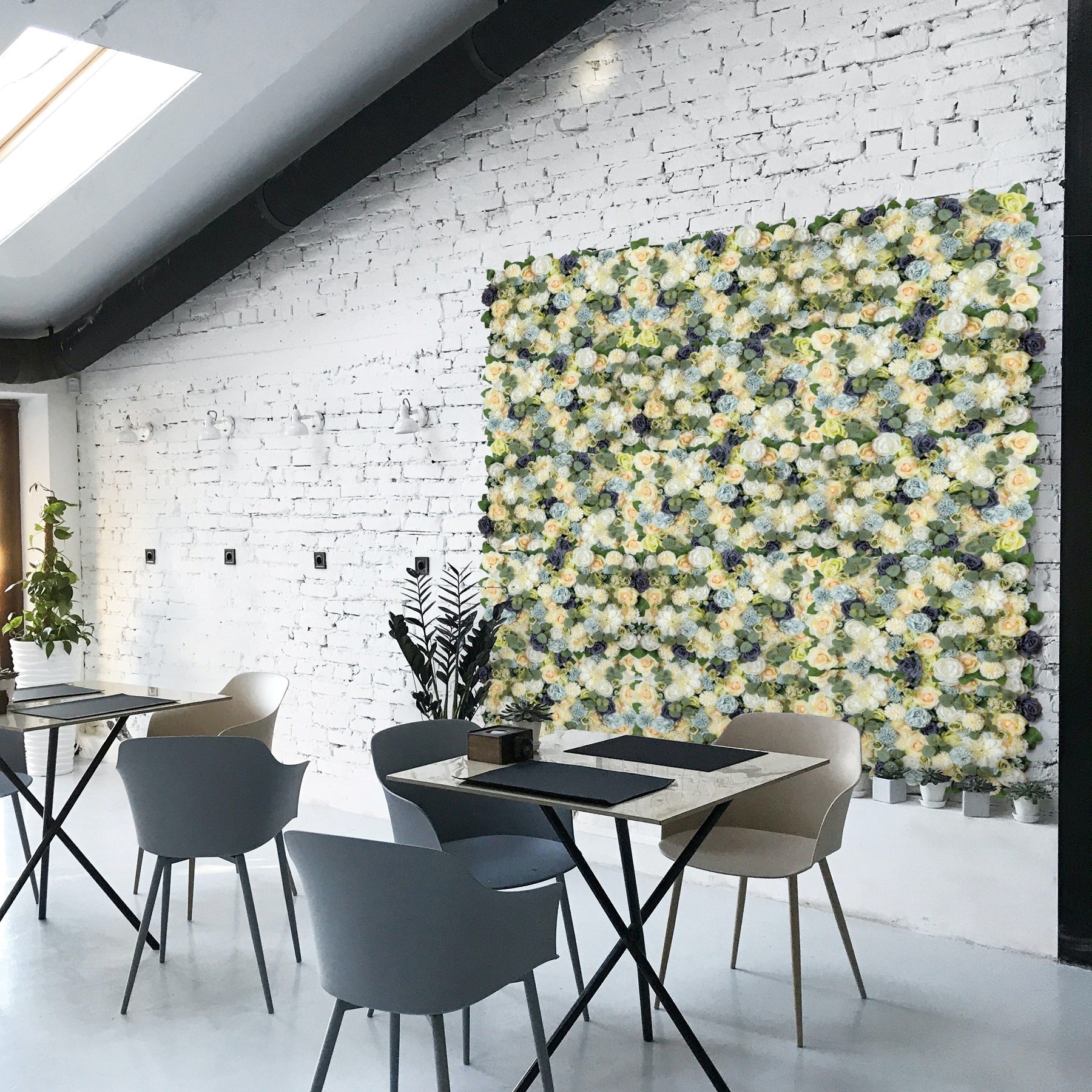 Flowerframe Scharfsinn – Realtouch-Blüten mit Holzrahmen