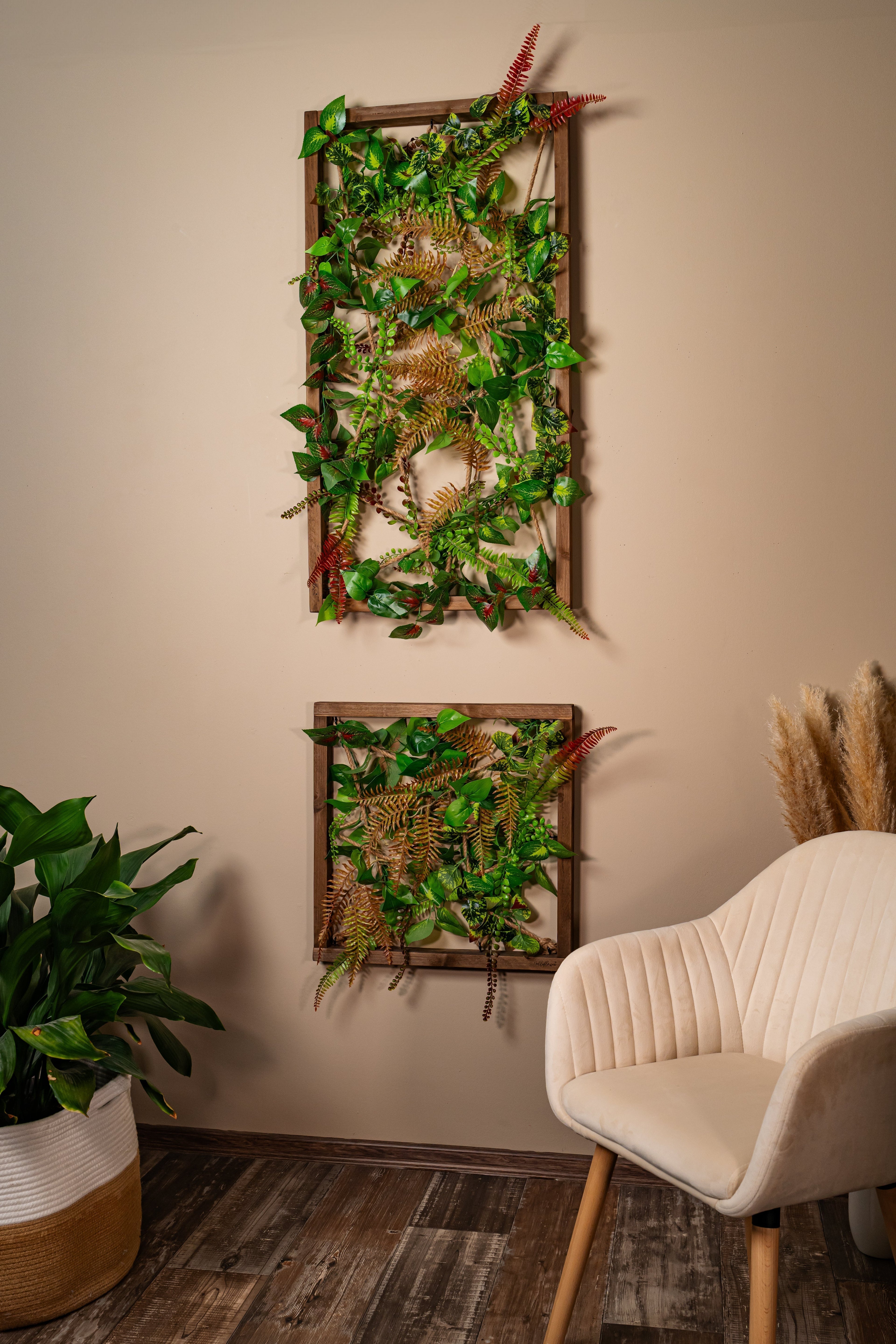 Pflanzenwand Panay – Realtouch im Fichtenholzrahmen