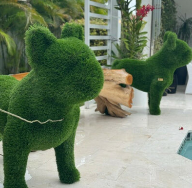 Topiary Französische Bulldogge – Formgehölz aus Kunstpflanzen