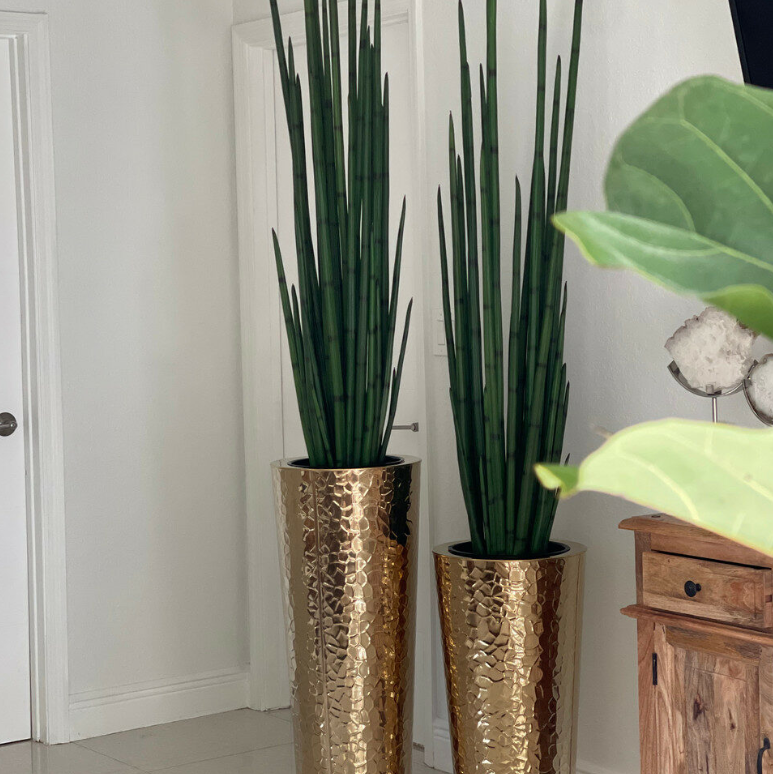 Schlangengras Edelstahl Gold – Kunstgras im Design-Pflanzgefäß