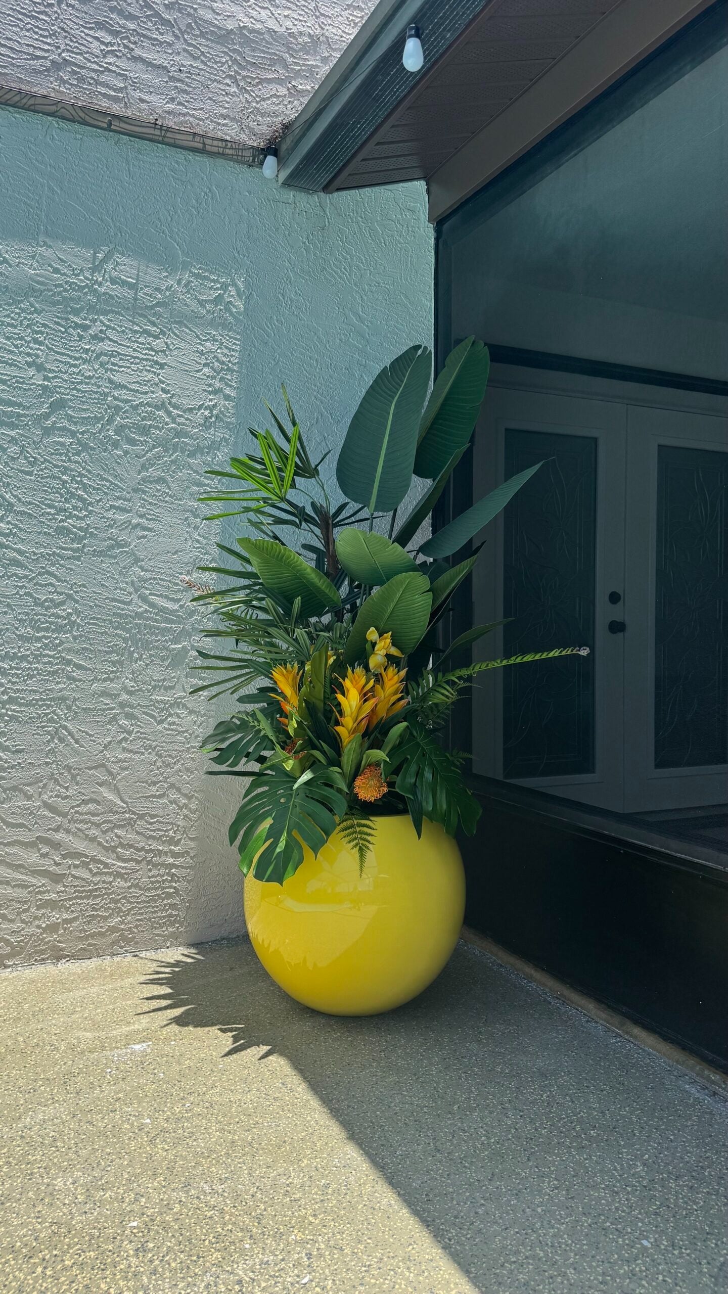 Tropen-Arrangement Gelb – Tropisches Kunst-Arrangement