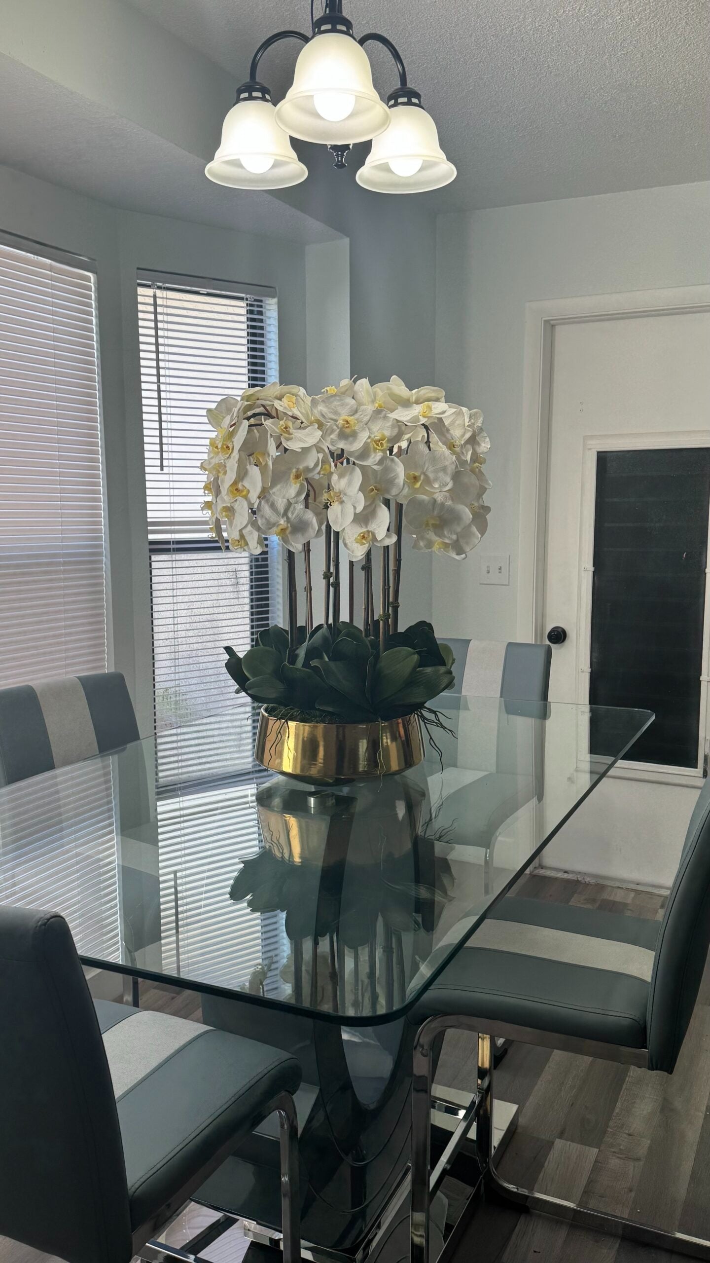 Orchideen-Arrangement Gold – Realtouch Orchideen-Arrangement