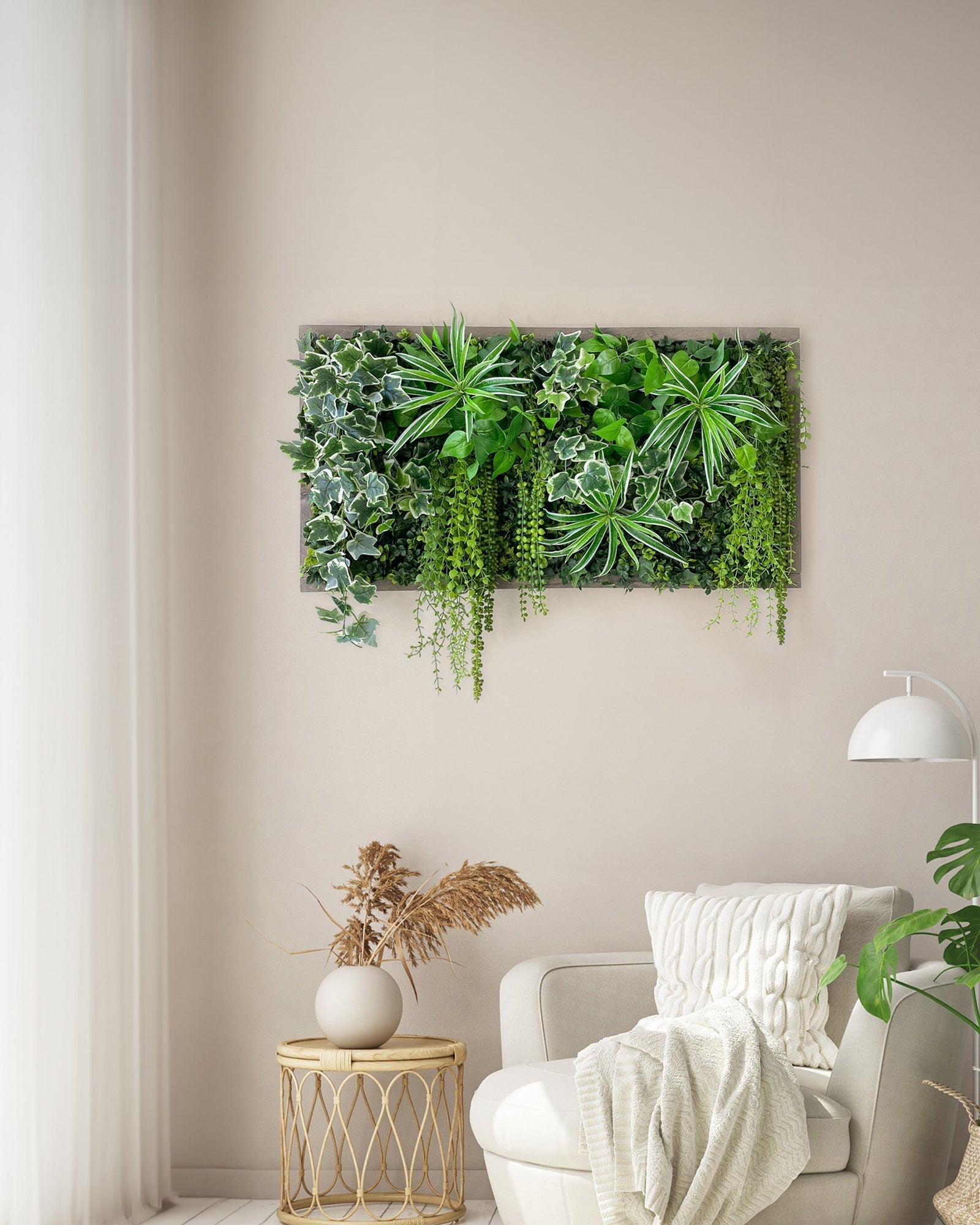 Pflanzenwand Bogota – Realtouch im Fichtenholzrahmen
