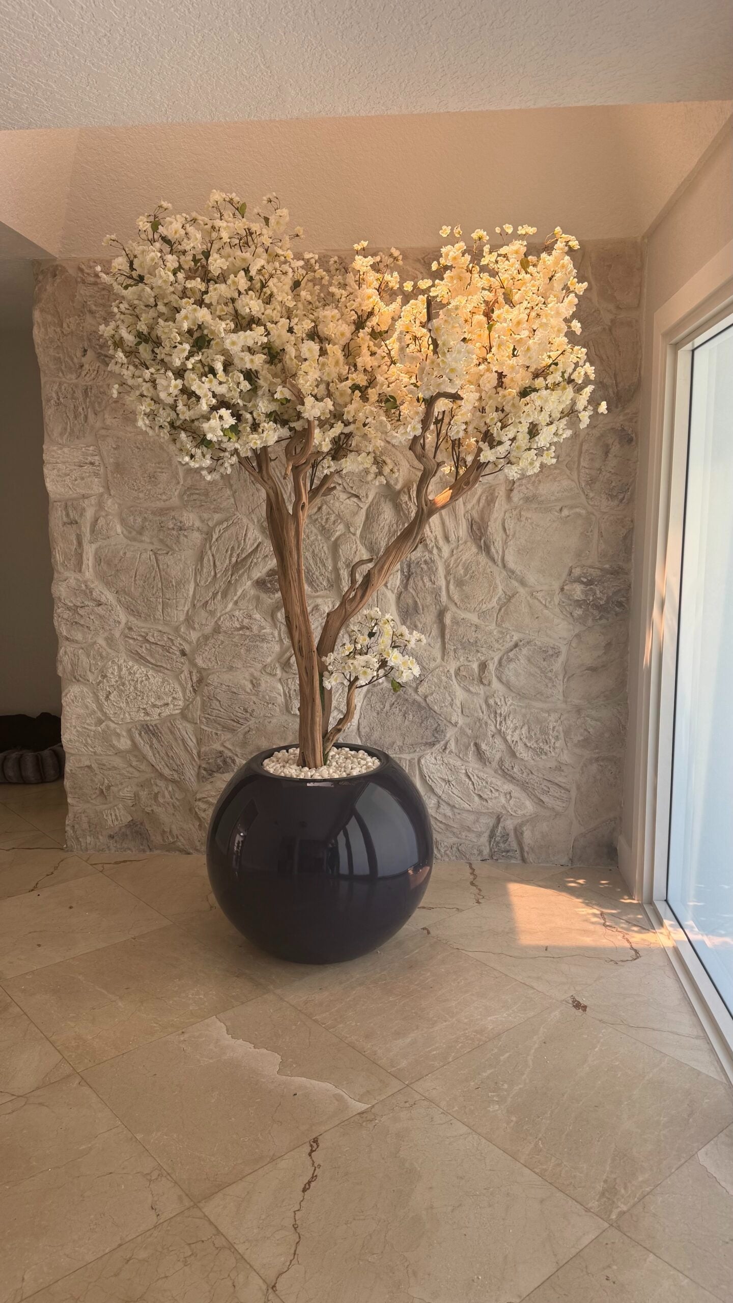 Kirschblütenbaum Weiss Dunkelblau – Kunstbaum mit Realtouch-Blüten