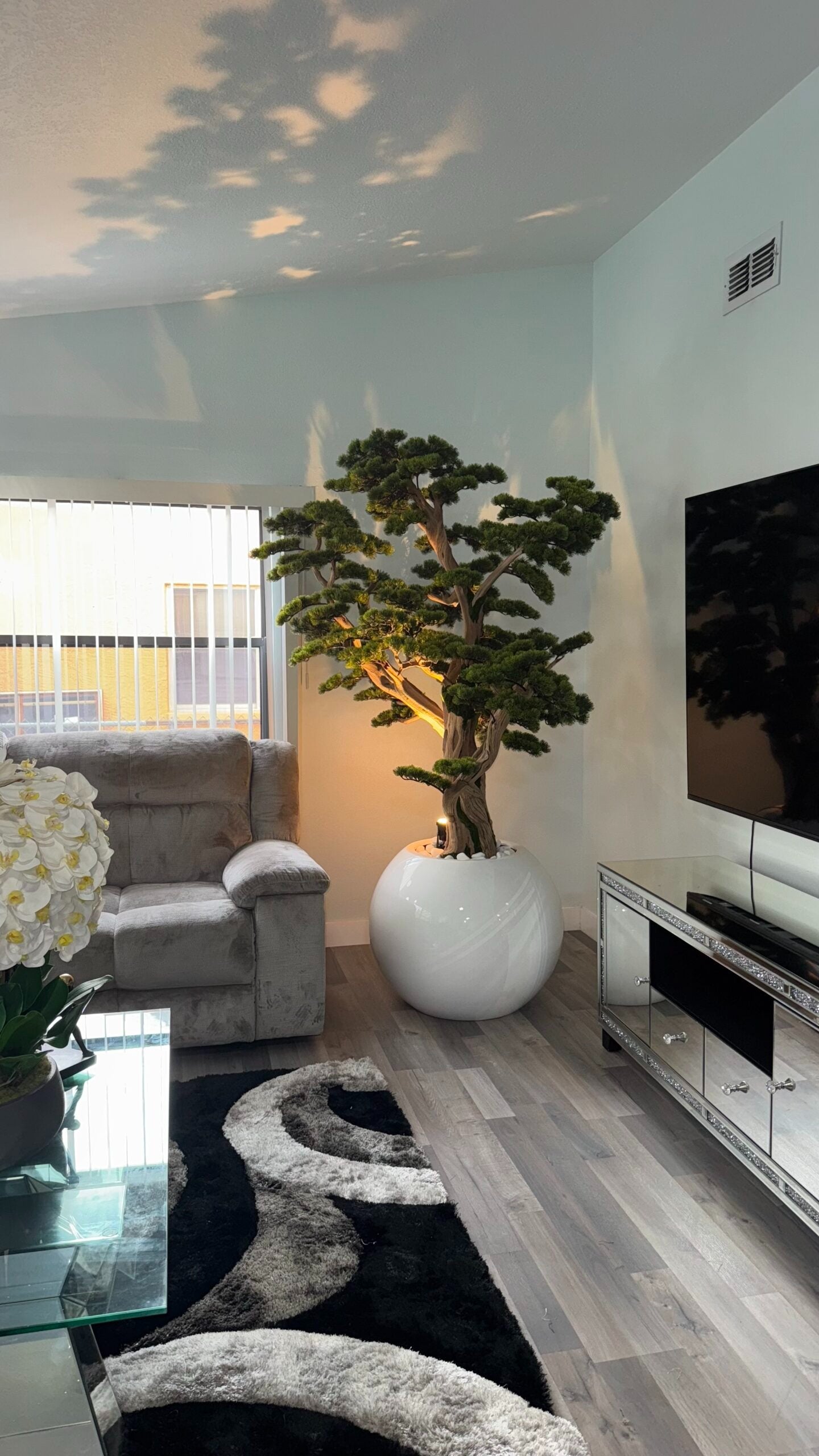 Bonsai Weiss 240 cm – Kunstbonsai im Design-Pflanzgefäß